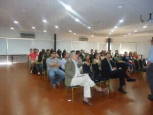 Visita académica de alumnos y profesores de la Escuela Francesa de negocios al Laboratorio Tecnológico del Uruguay