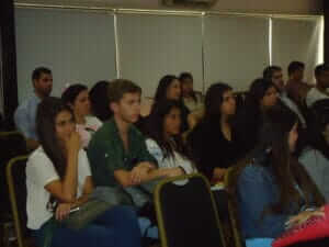 Visita académica de alumnos y profesores de la Escuela Francesa de negocios al Laboratorio Tecnológico del Uruguay