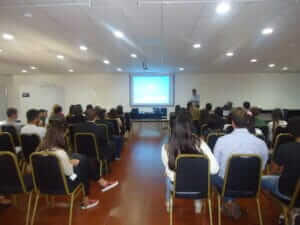 Visita académica de alumnos y profesores de la Escuela Francesa de negocios al Laboratorio Tecnológico del Uruguay